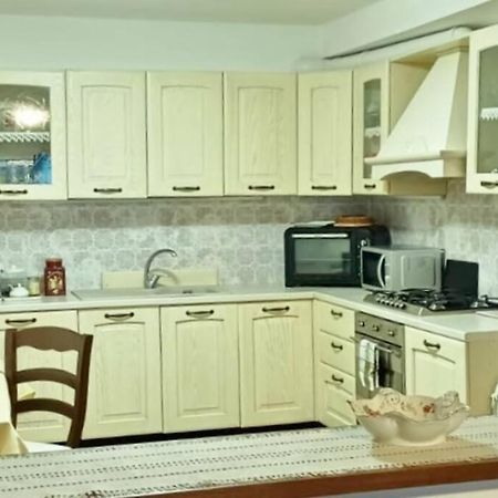 Brezza Marina - Appartamento In Villa Fronte Mare Трієст Екстер'єр фото