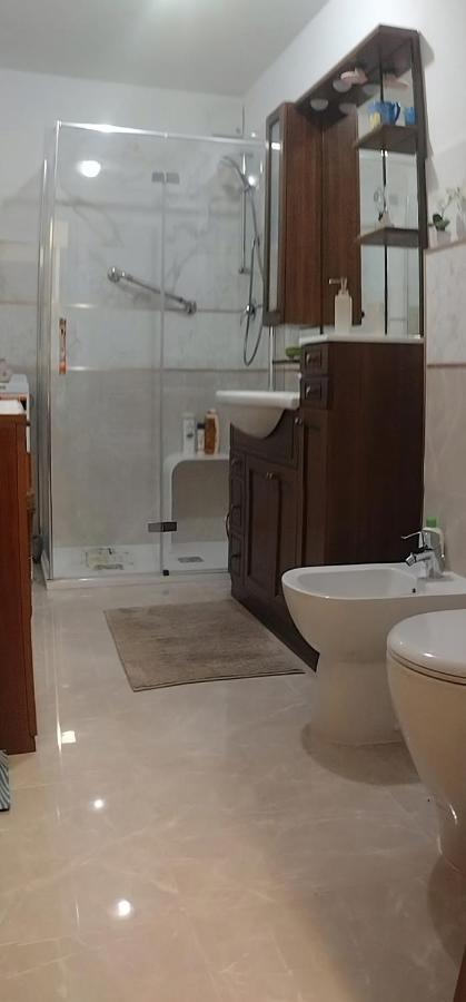 Brezza Marina - Appartamento In Villa Fronte Mare Трієст Екстер'єр фото